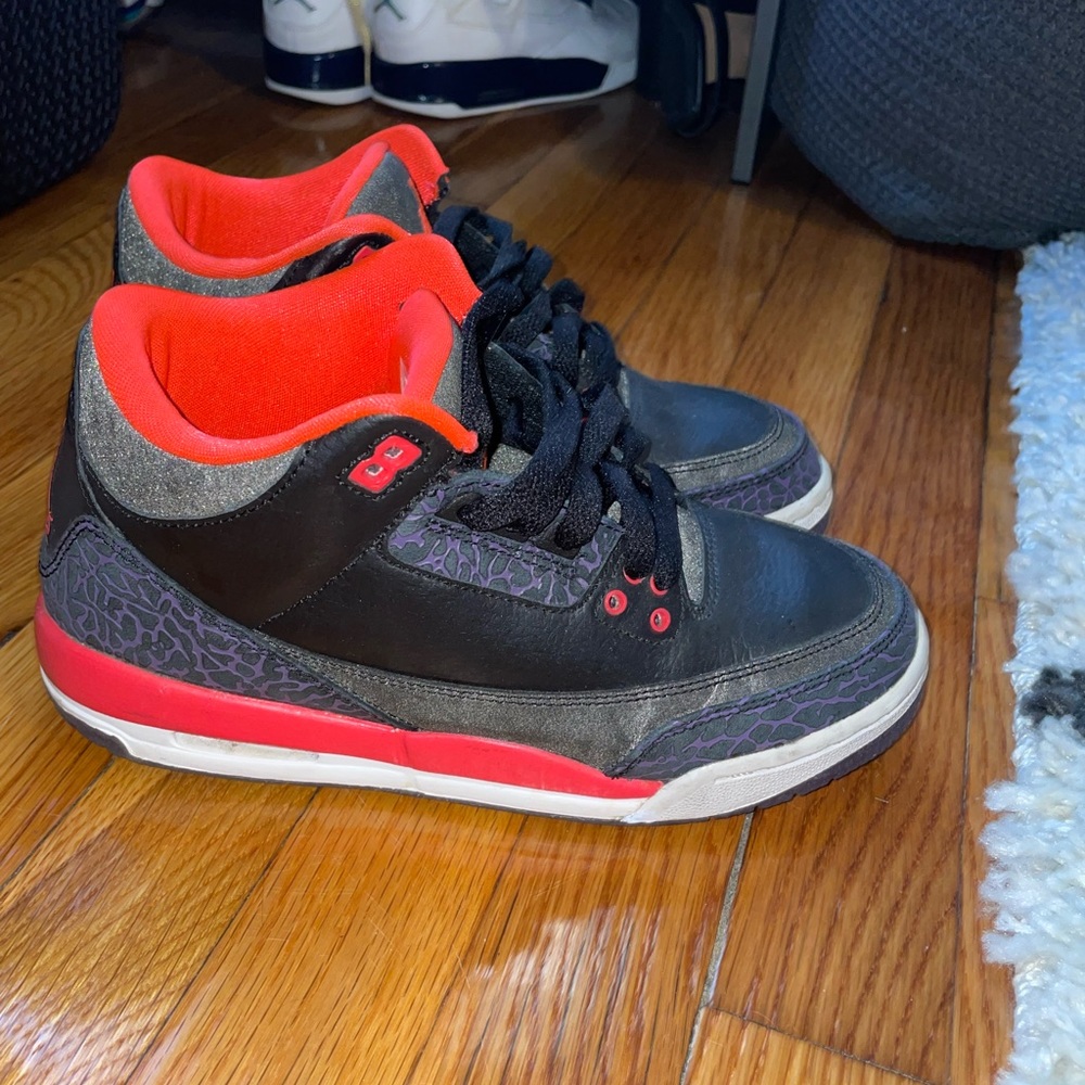 Air Jordan 3 retro “crimson” size 5.5 grade school